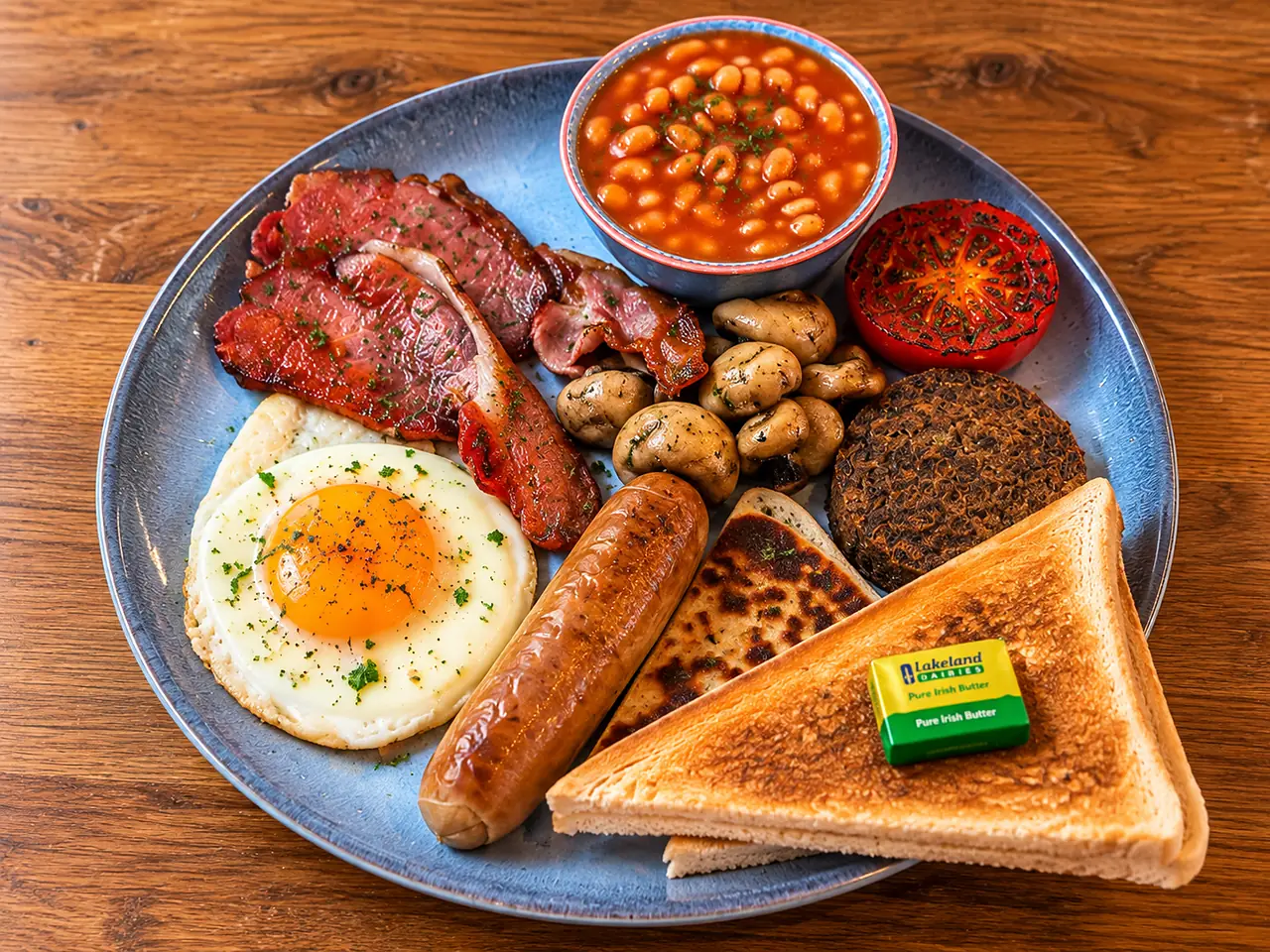 Full Scottish breakfast plate